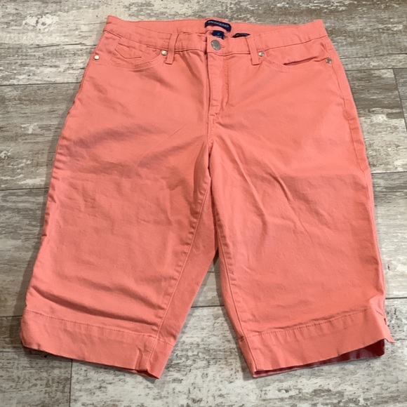 Bandolino Lisbeth Bermuda Shorts 